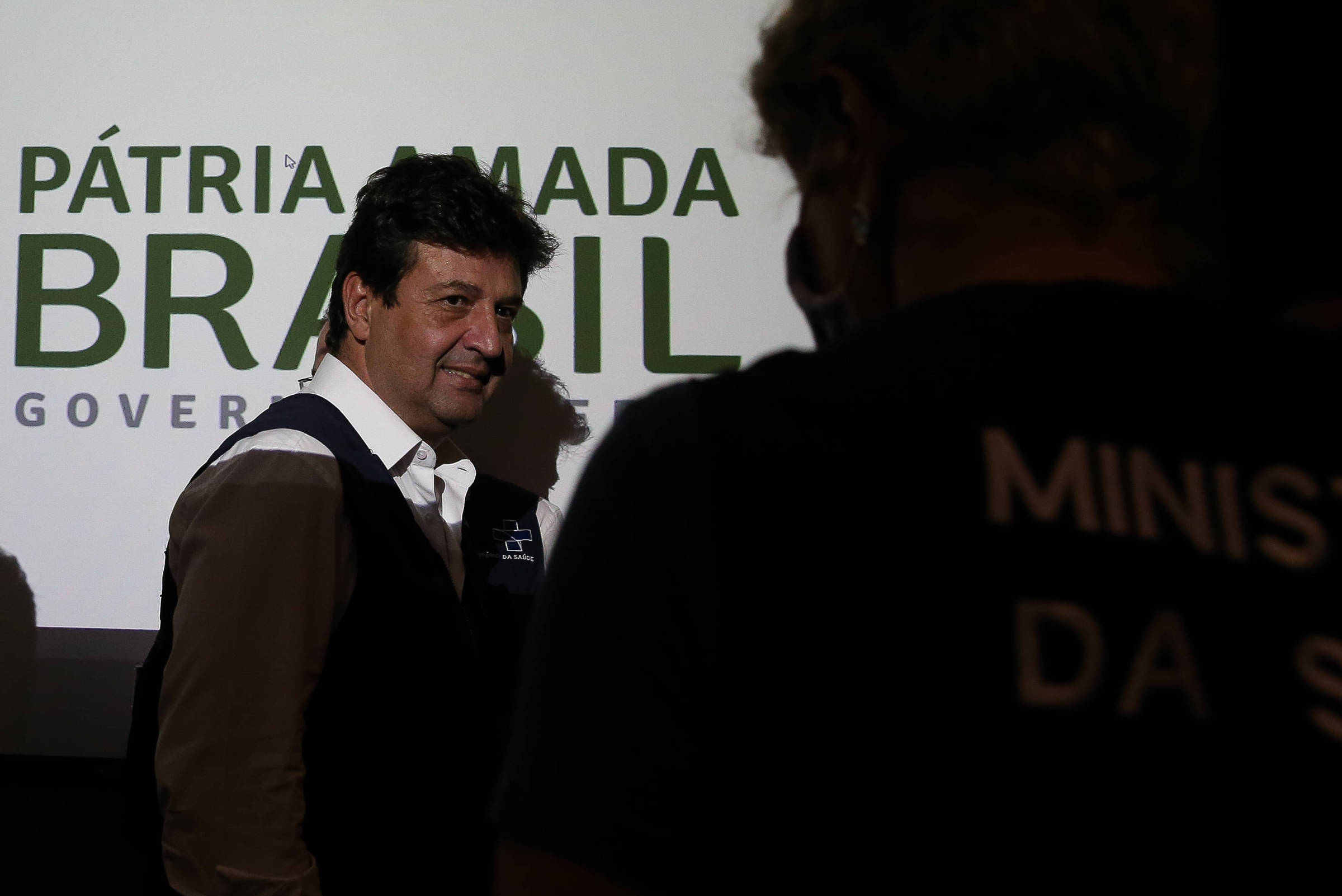 Em reunião, Bolsonaro e Mandetta expõem divergências, e ministro se recusa a assinar decreto